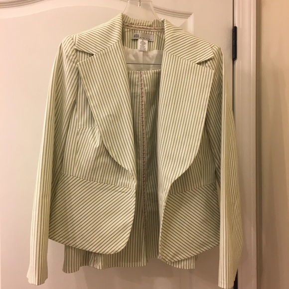 Green and white striped skirt suit size 6P - Picture 1 of 7